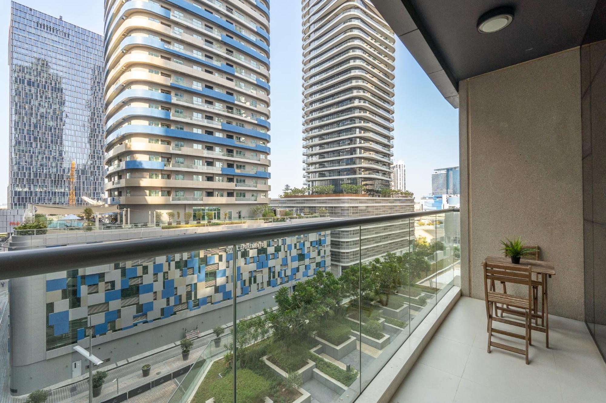 Heaven Crest Vacation Homes Downtown - Studio And 1 Bedroom Suites 2 Minute Walk To Dubai Mall And Burj Khalifa Exterior photo