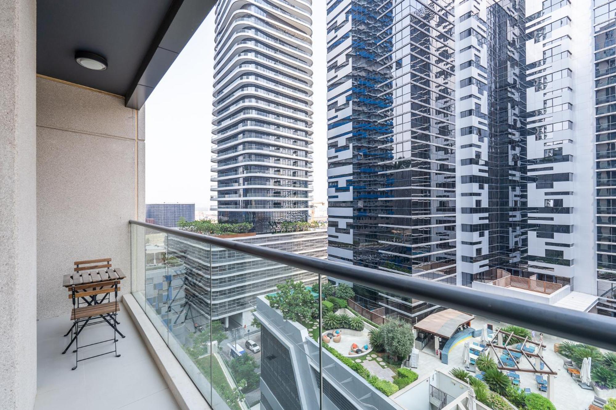 Heaven Crest Vacation Homes Downtown - Studio And 1 Bedroom Suites 2 Minute Walk To Dubai Mall And Burj Khalifa Exterior photo