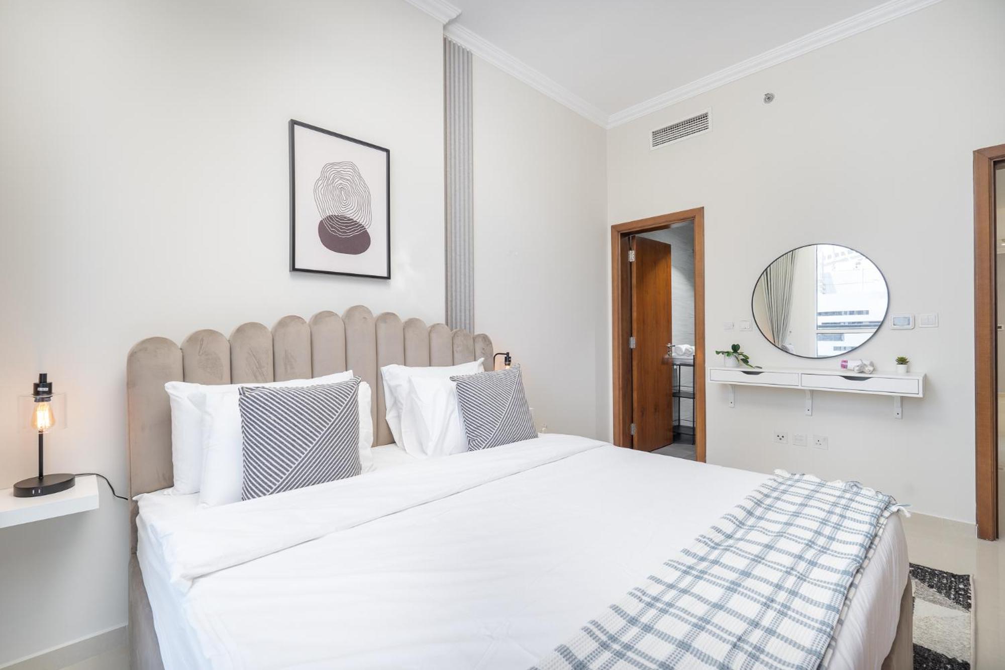 Heaven Crest Vacation Homes Downtown - Studio And 1 Bedroom Suites 2 Minute Walk To Dubai Mall And Burj Khalifa Exterior photo