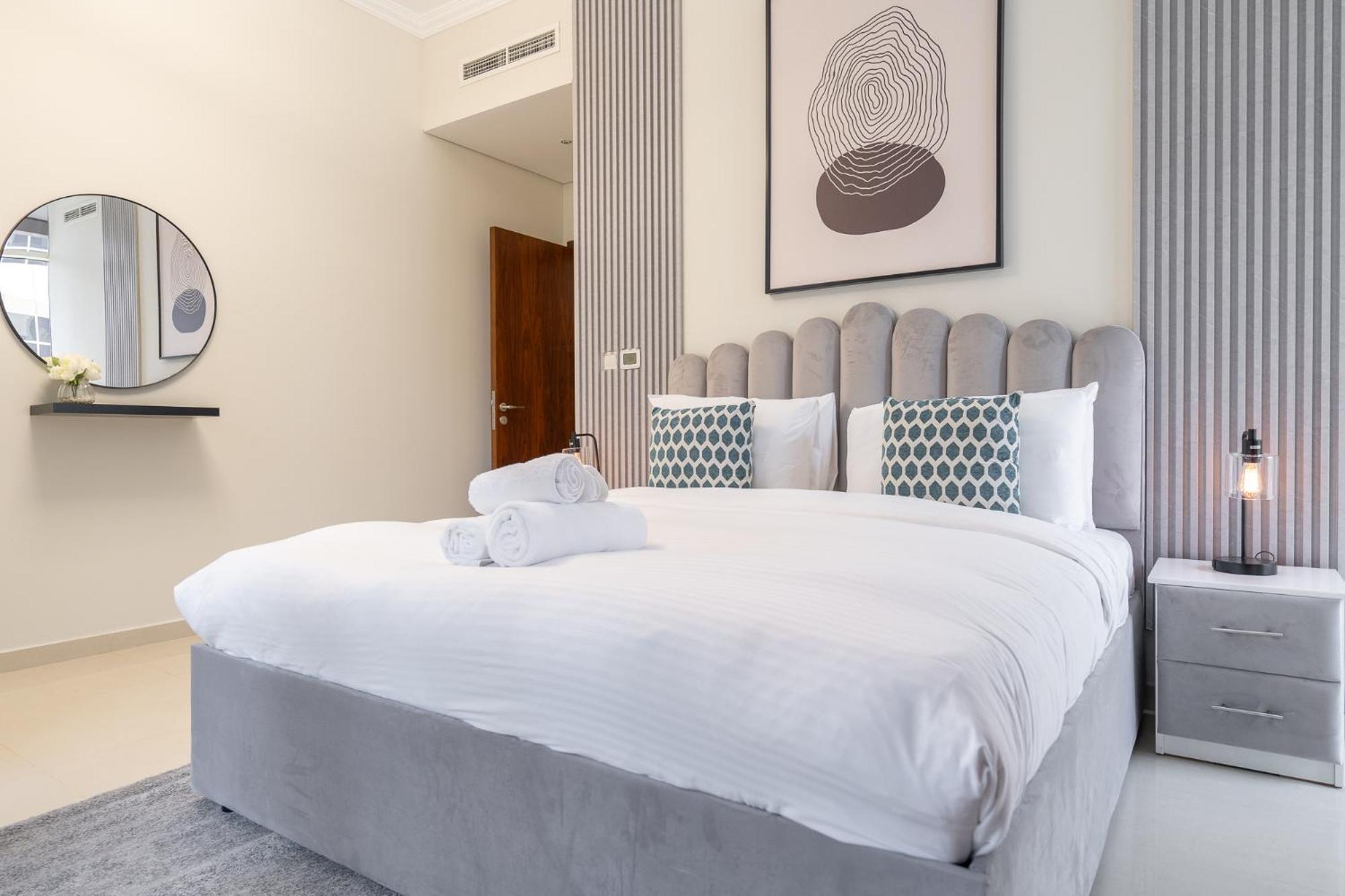 Heaven Crest Vacation Homes Downtown - Studio And 1 Bedroom Suites 2 Minute Walk To Dubai Mall And Burj Khalifa Exterior photo
