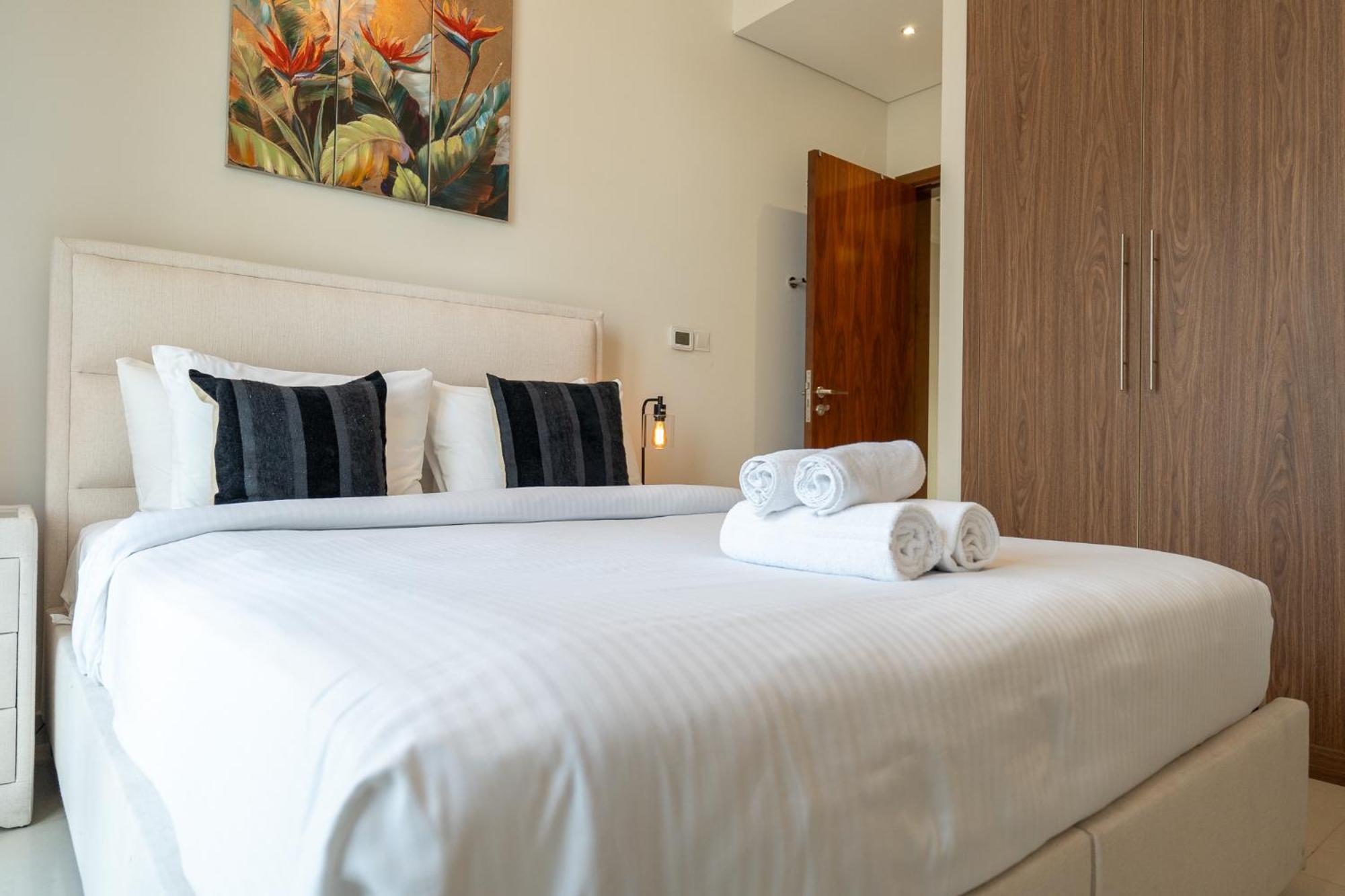 Heaven Crest Vacation Homes Downtown - Studio And 1 Bedroom Suites 2 Minute Walk To Dubai Mall And Burj Khalifa Exterior photo